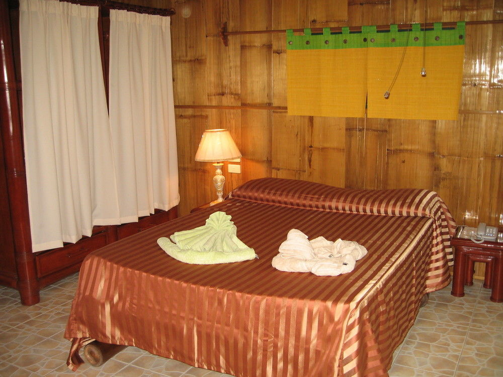 Commander Suites De Bohol Panglao Exterior photo