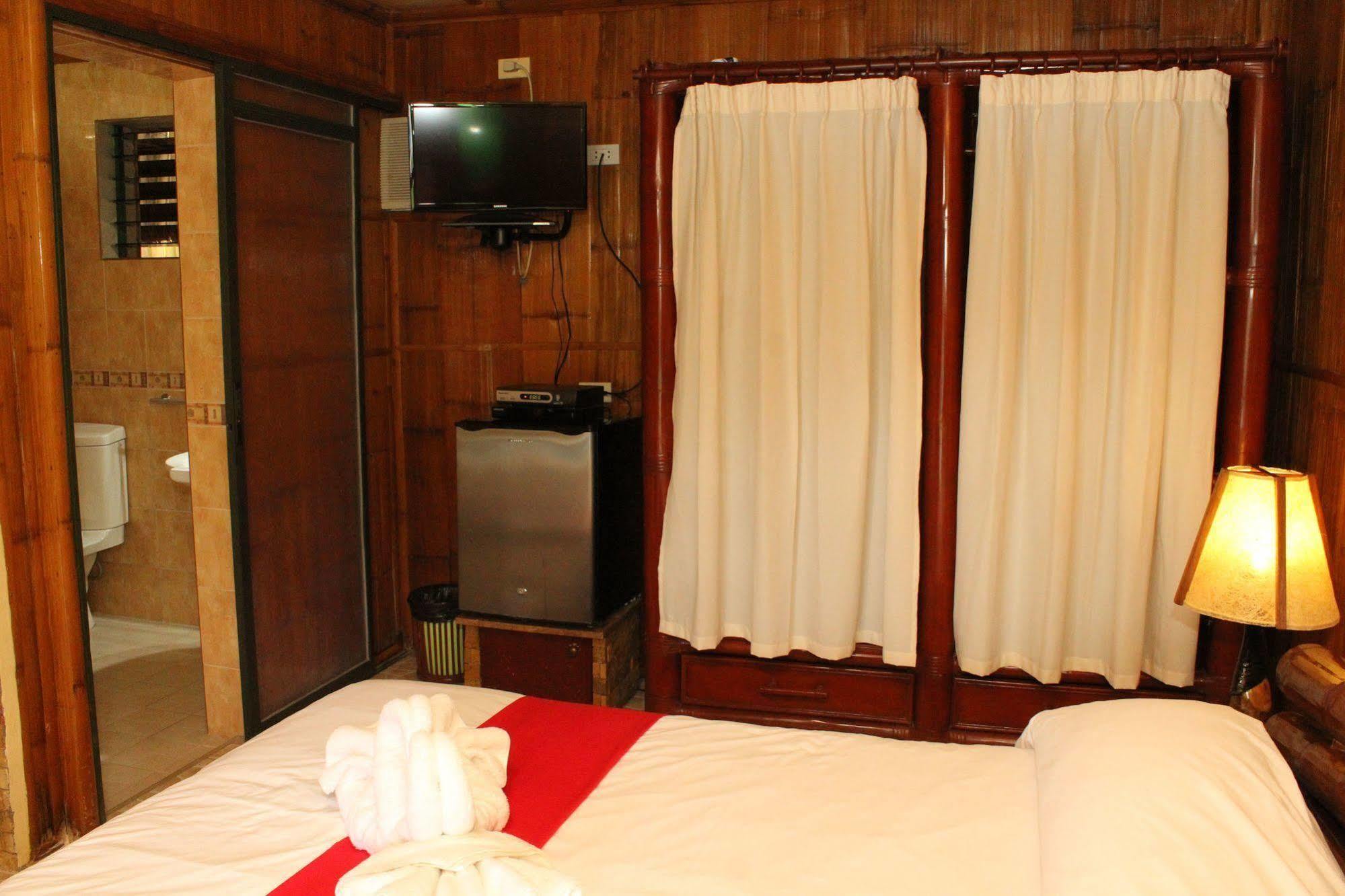 Commander Suites De Bohol Panglao Exterior photo